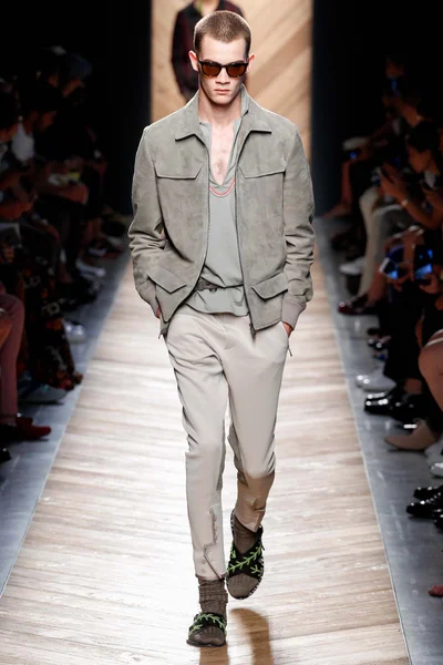 Look 5